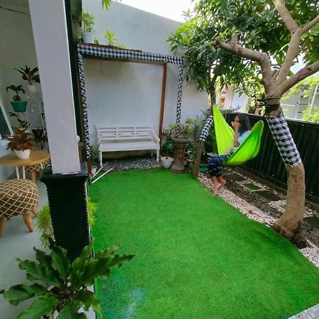 Shifana Homestay Syariah Yogyakarta Eksteriør bilde