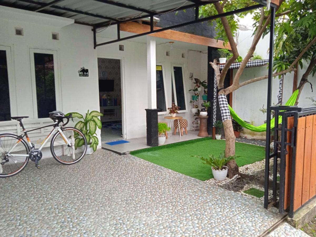 Shifana Homestay Syariah Yogyakarta Eksteriør bilde